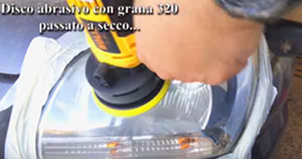 Lucidare fari opachi grana levigatrice