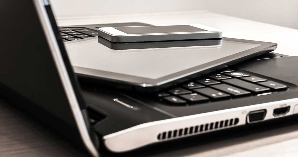 Come collegare telefono al pc senza cavo. Come usare webcam del telefono sul pc.